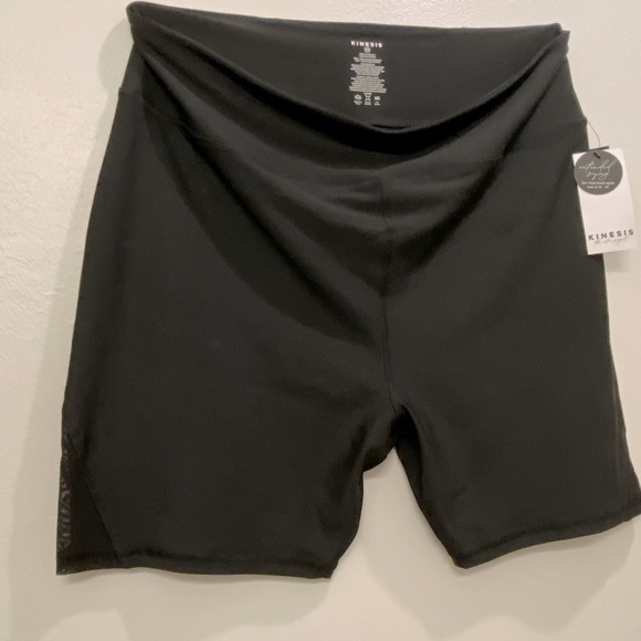 Kinesis high waisted 7” length workout shorts in black - Picture 3 of 7